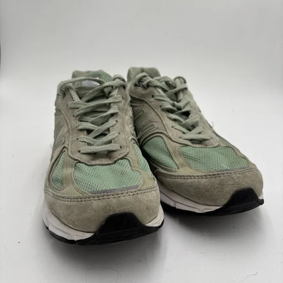 New Balance Men’s 9 Green Mint Grey Suede 990 Made in USA Sneakers